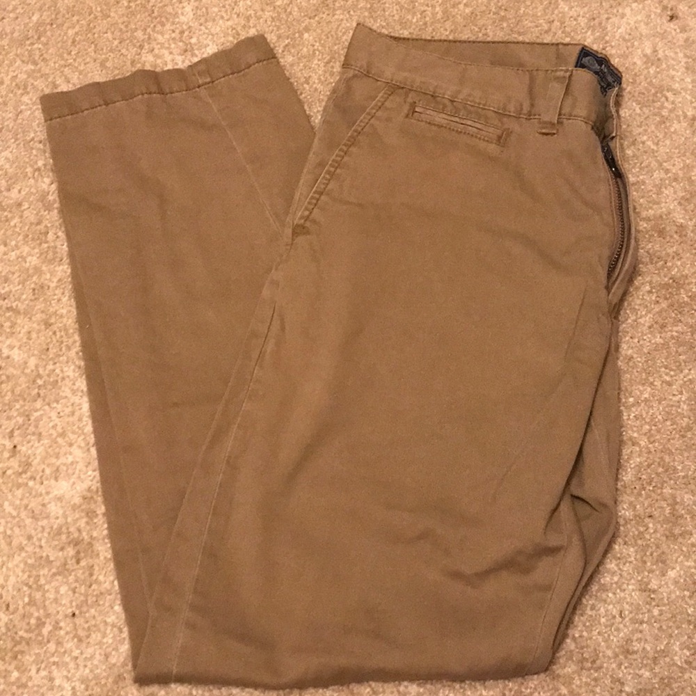 Men’s chino khaki pants